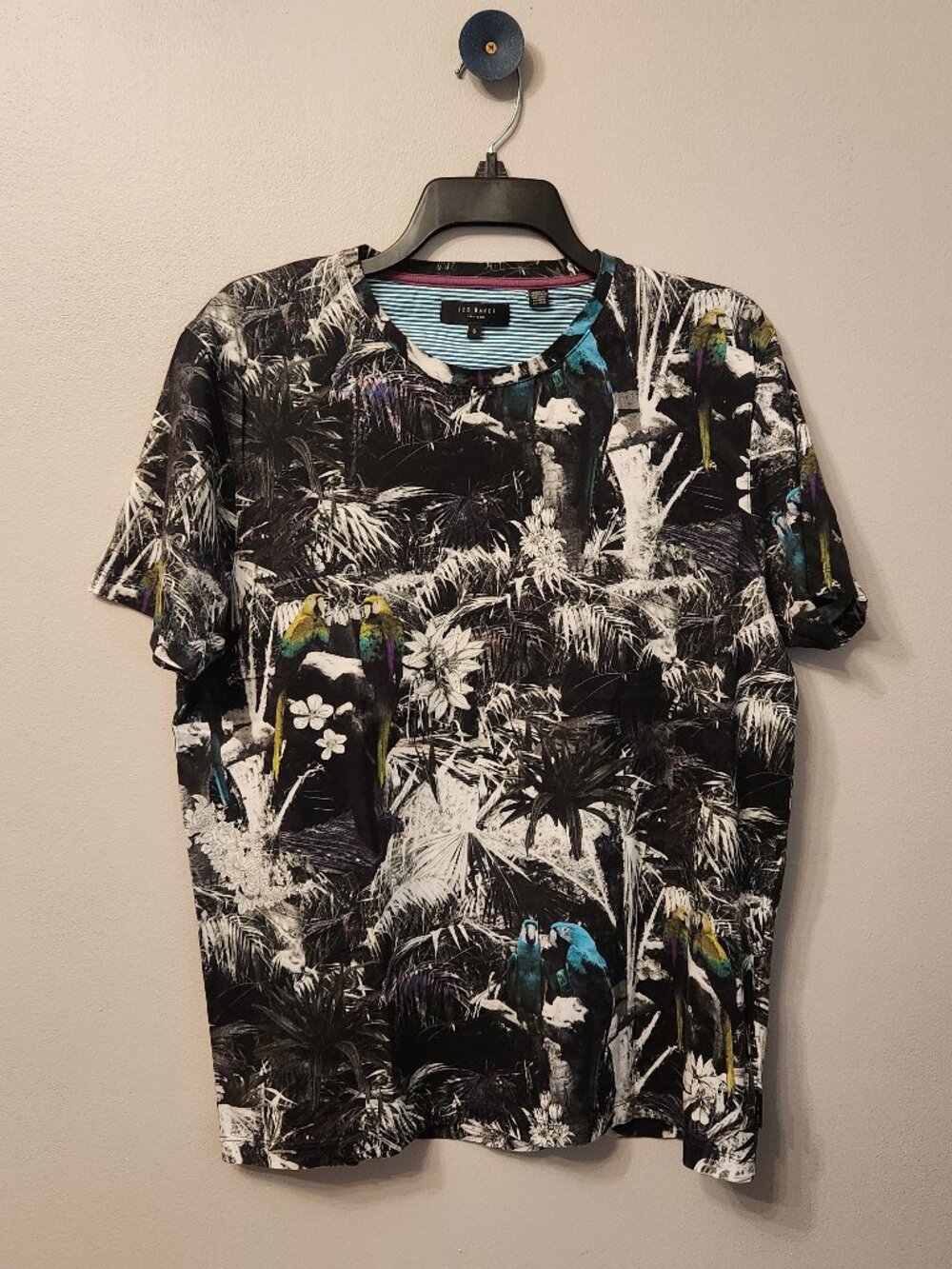 Ted Baker London Tropar Tropical Parrot Tee XL